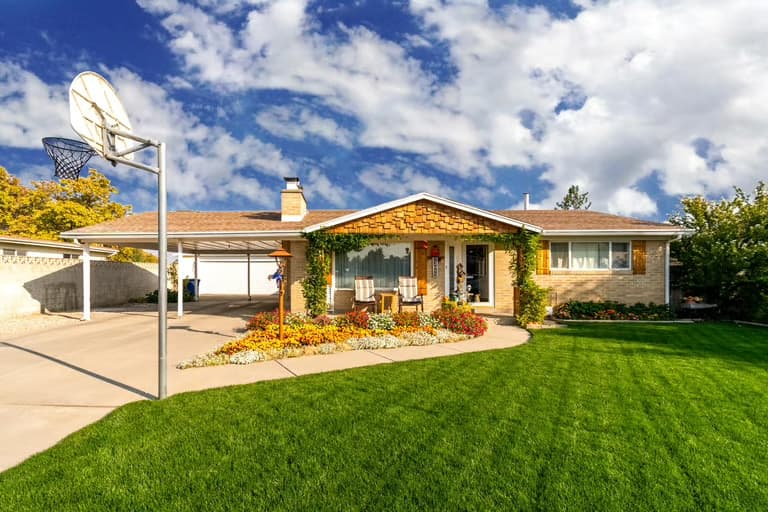 How Does Curb Appeal Impact Home Prices?